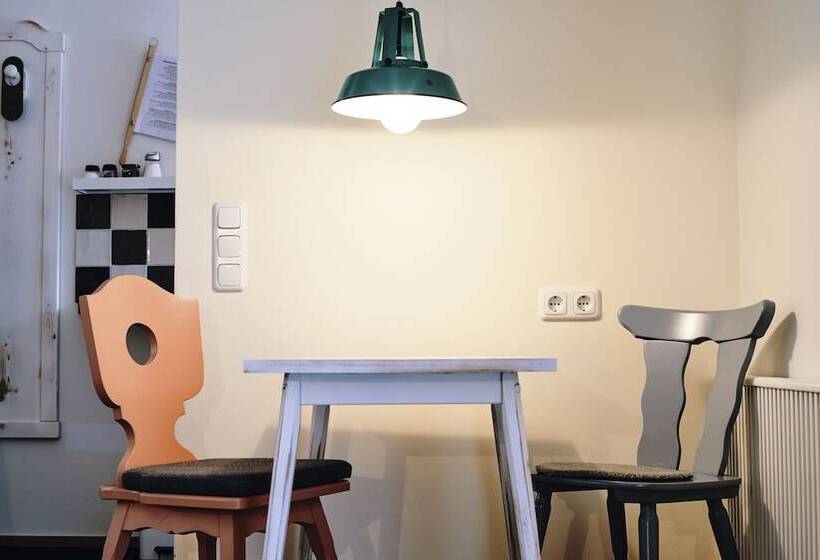 标准工作室, Der Tannenhof