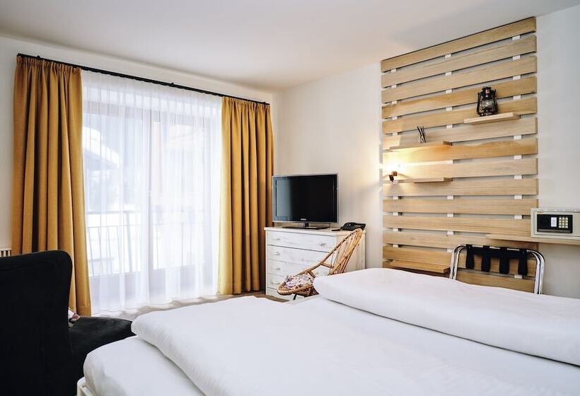 标准工作室, Der Tannenhof