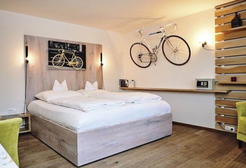 标准工作室, Der Tannenhof