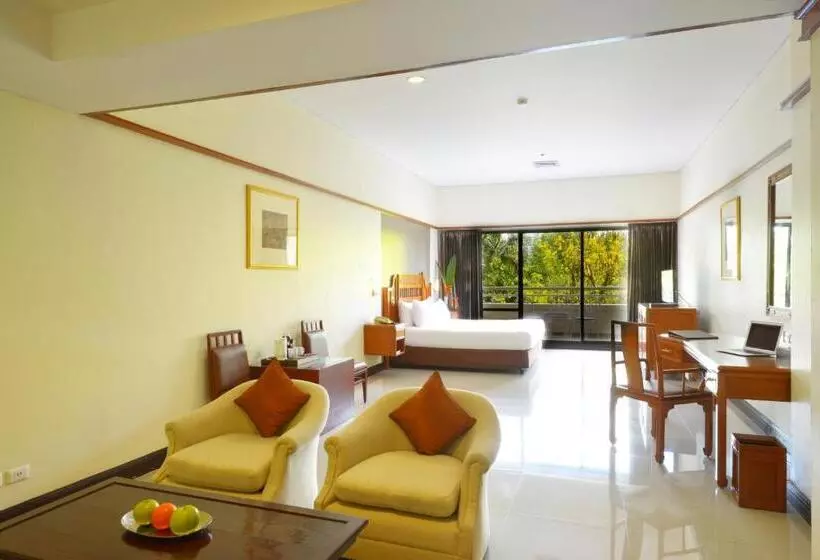 اتاق لوکس با تخت بزرگ, Loei Palace