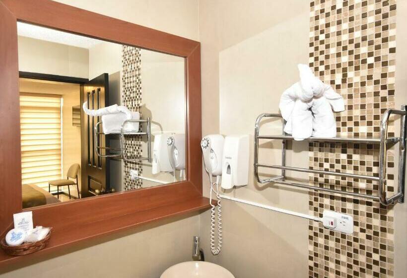 غرفة قياسية رباعية, Montecarlo