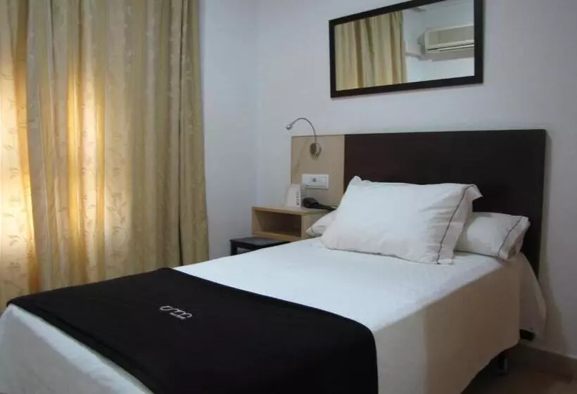 اتاق استاندارد یک نفره, Room