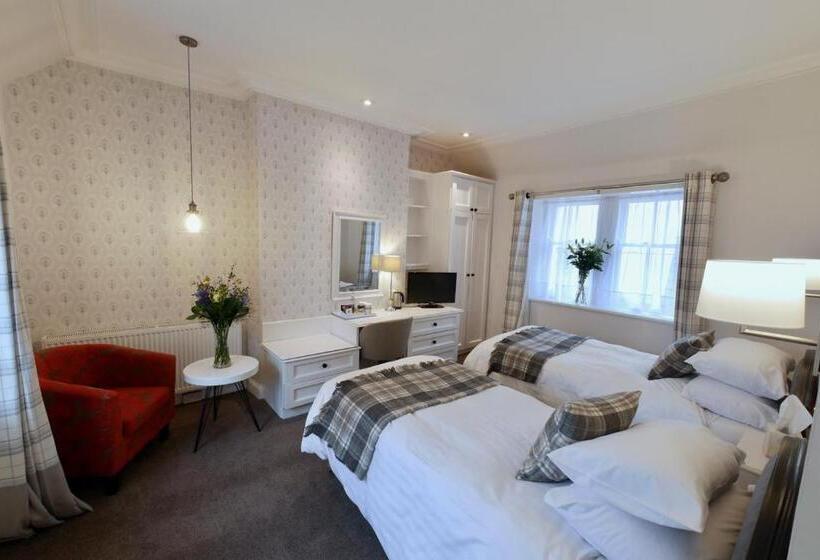 غرفة سوبيريور, Selkirk Arms