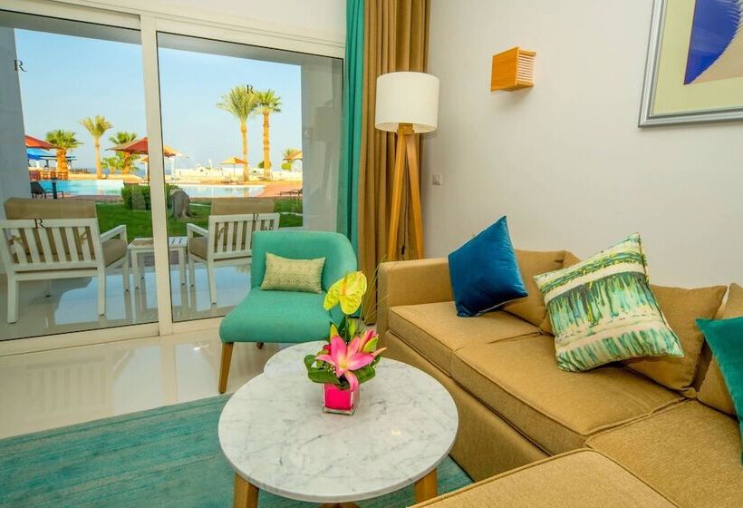 سوئیت پریمیوم با چشمانداز دریا, Renaissance Sharm El Sheikh Golden View Beach Resort