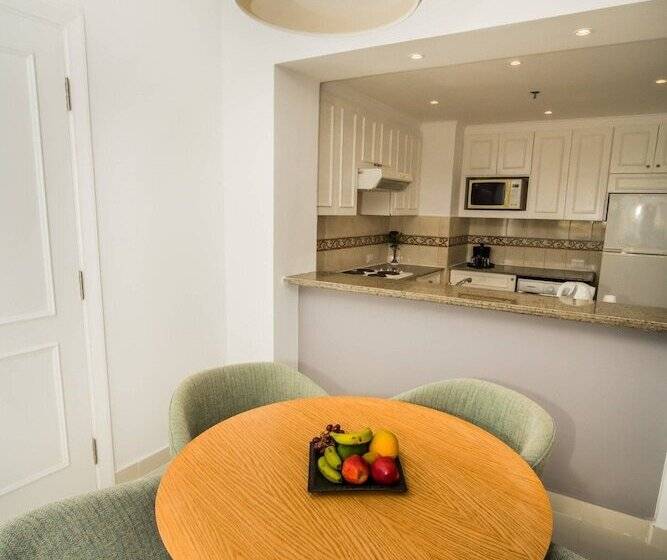 سوئیت پریمیوم با چشمانداز دریا, Renaissance Sharm El Sheikh Golden View Beach Resort