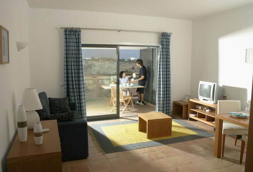 带3个卧室的公寓, Vitasol Park