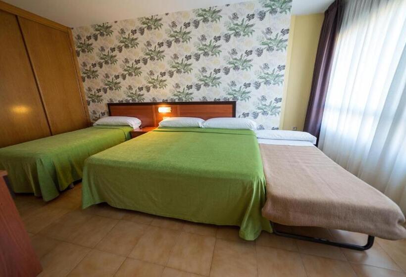 חדר לארבעה סטנדרטי עם נוף לגינה, Atlántico Sanxenxo