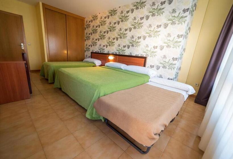 חדר לארבעה סטנדרטי עם נוף לגינה, Atlántico Sanxenxo