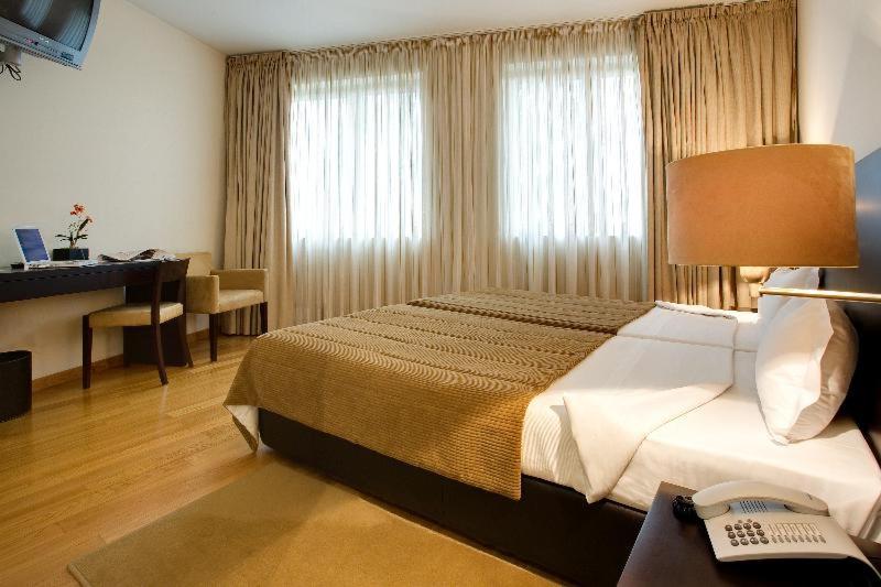 غرفة قياسية, Conde De Agueda