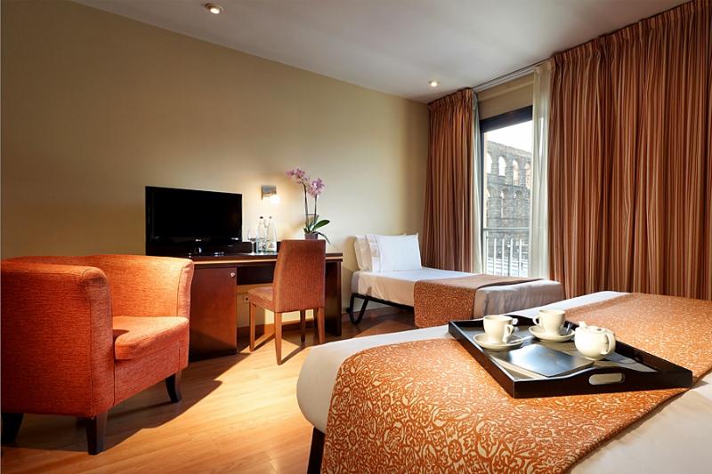 اتاق استاندارد با چشمانداز شهر, Eurostars Plaza Acueducto