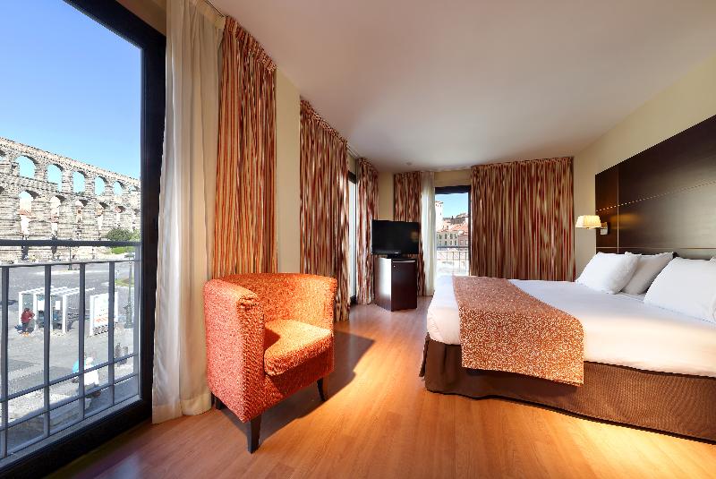 اتاق استاندارد با چشمانداز شهر, Eurostars Plaza Acueducto