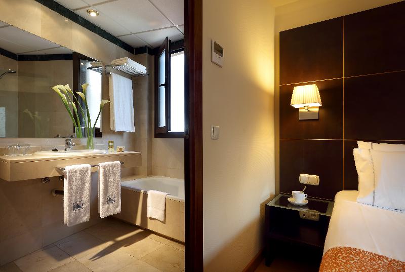 اتاق استاندارد یک نفره, Eurostars Plaza Acueducto