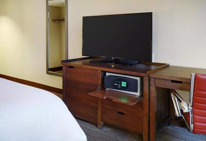 اتاق استاندارد با تخت بزرگ, Four Points By Sheraton Halifax