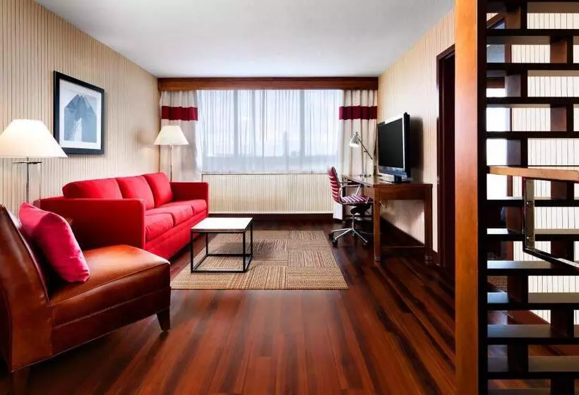 سوییت, Four Points By Sheraton Halifax