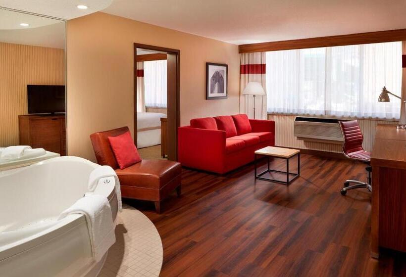 Suite m. Hydromassage, Four Points By Sheraton Halifax