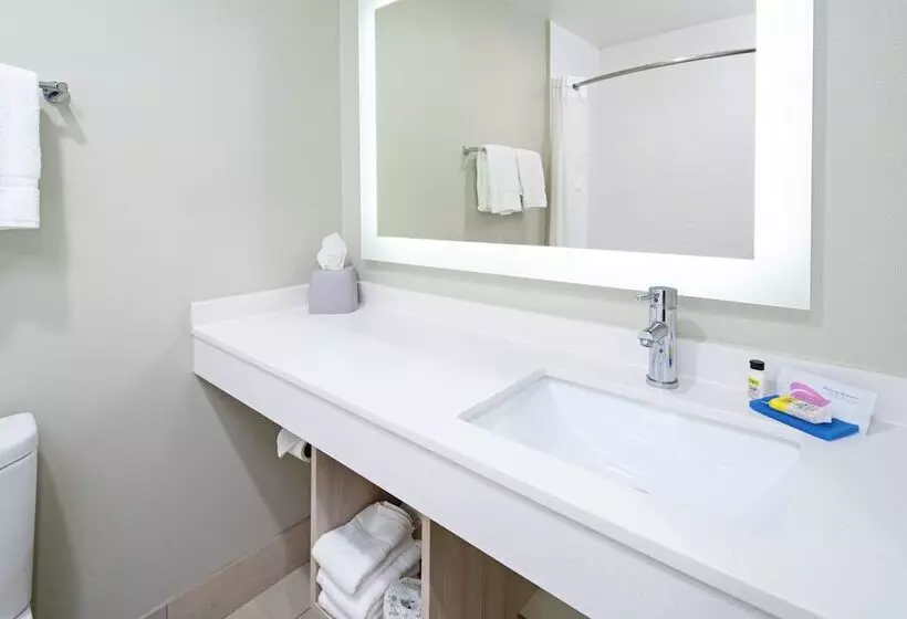 سوییت, Holiday Inn Express & Suites Watsonville, An Ihg