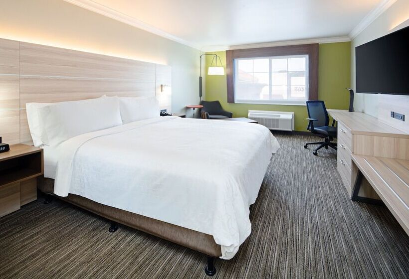 스위트, Holiday Inn Express & Suites Watsonville, An Ihg