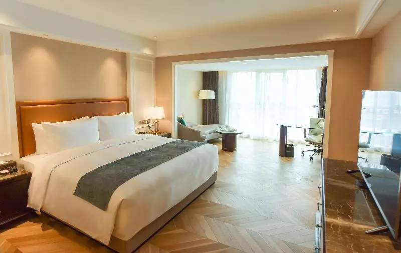 身障者適用キングサイズベッドルーム, Holiday Inn Express Irondequoit, An Ihg