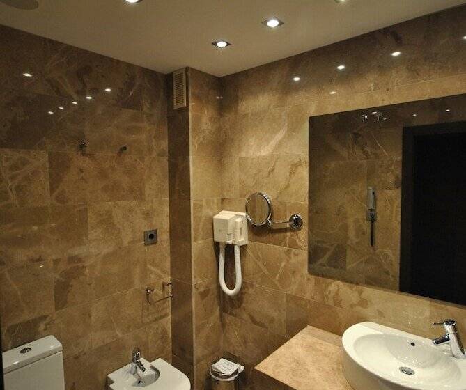 غرفة سوبيريور, Hyltor