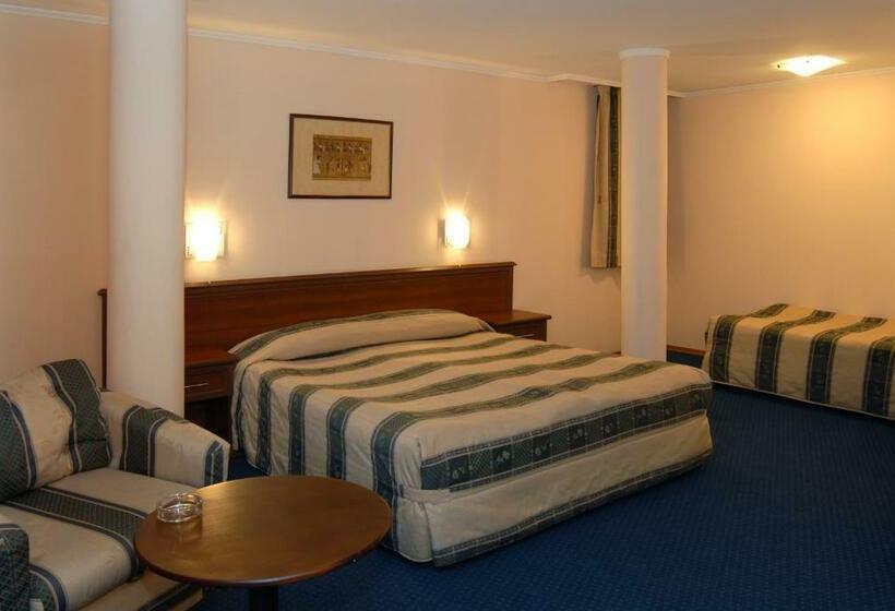 جناح جونيور, Luxor