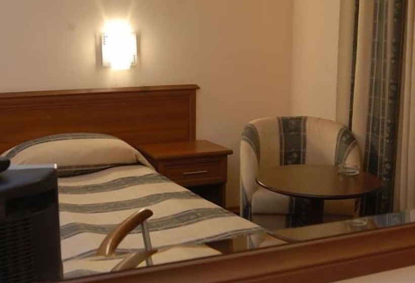 جناح جونيور, Luxor