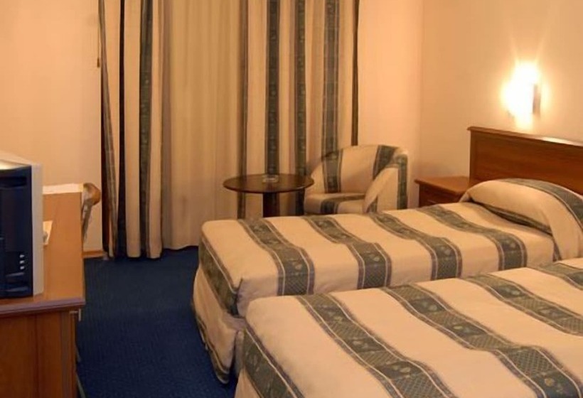 جناح جونيور, Luxor