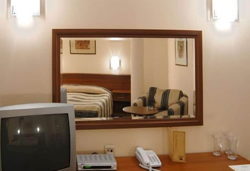 جناح جونيور, Luxor