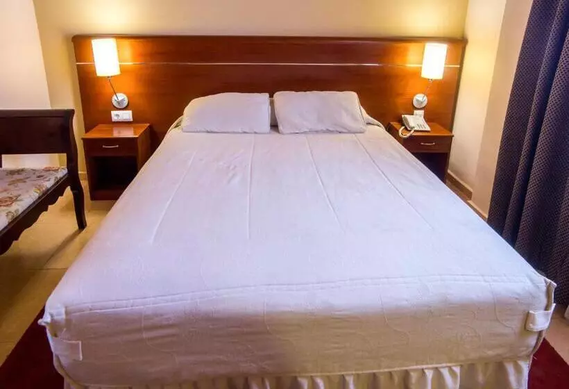 Superior Kamer, Midama