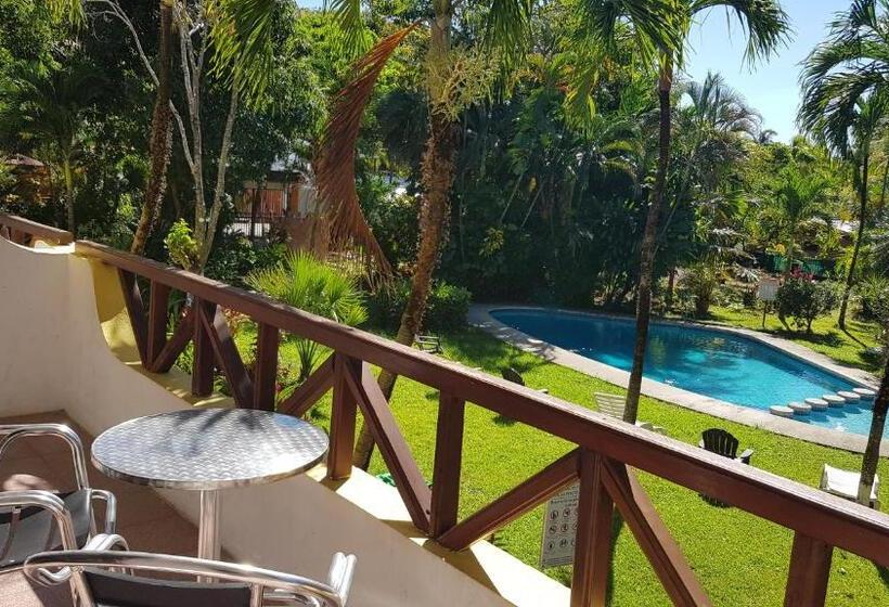 带阳台标准四人间, Samara Beach