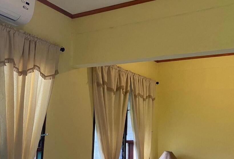 标准间, Samara Beach