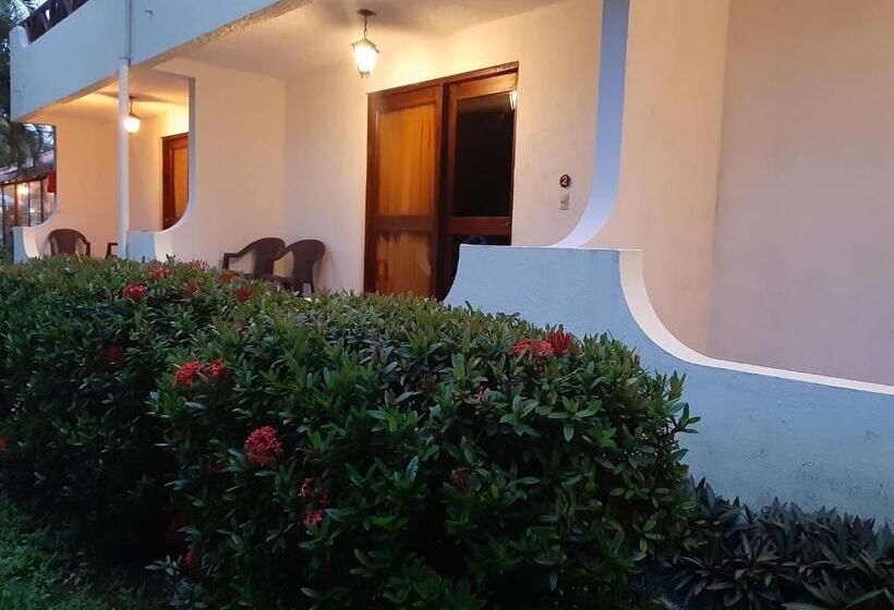 标准间, Samara Beach