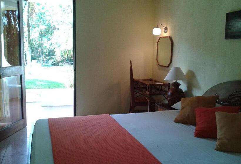 标准房带园景, Samara Beach