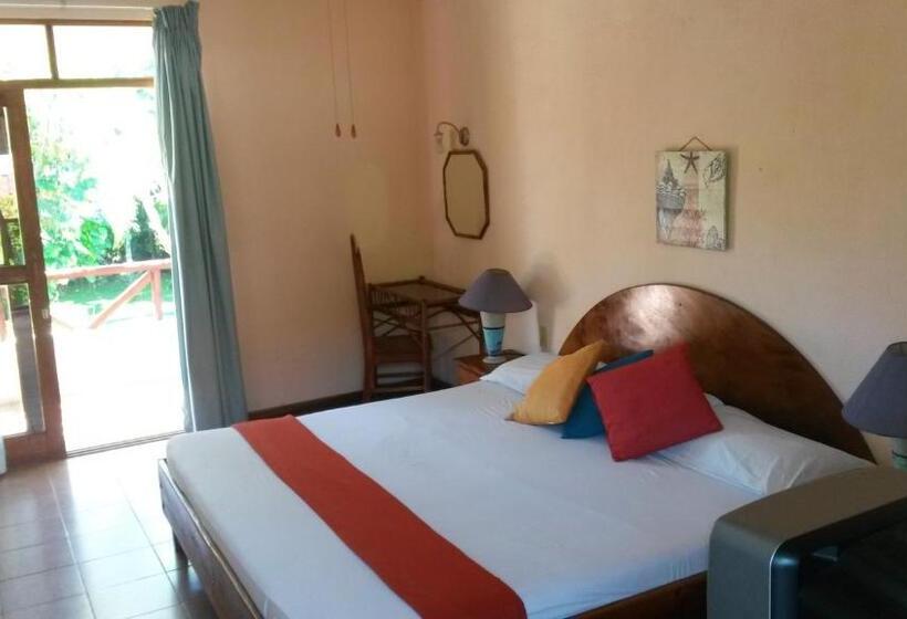 标准房带园景, Samara Beach