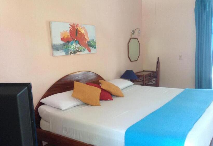 带阳台标准四人间, Samara Beach