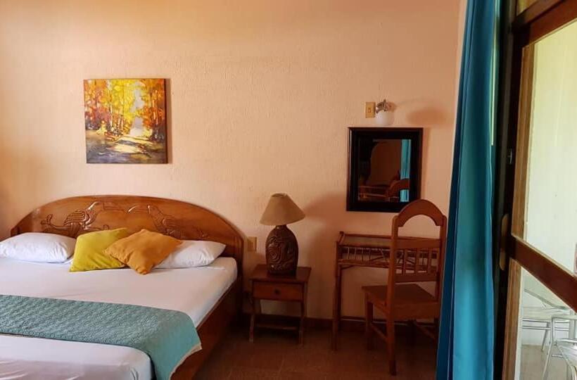 Четырехместный Номер Стандарт с Балконом, Samara Beach