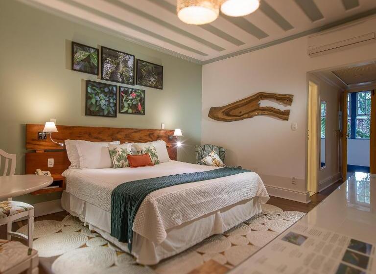 דירת חדר דלוקס, Sandi