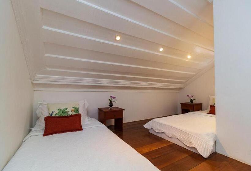 דירת חדר, Sandi