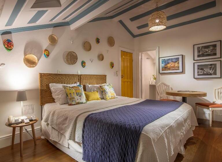 דירת חדר, Sandi