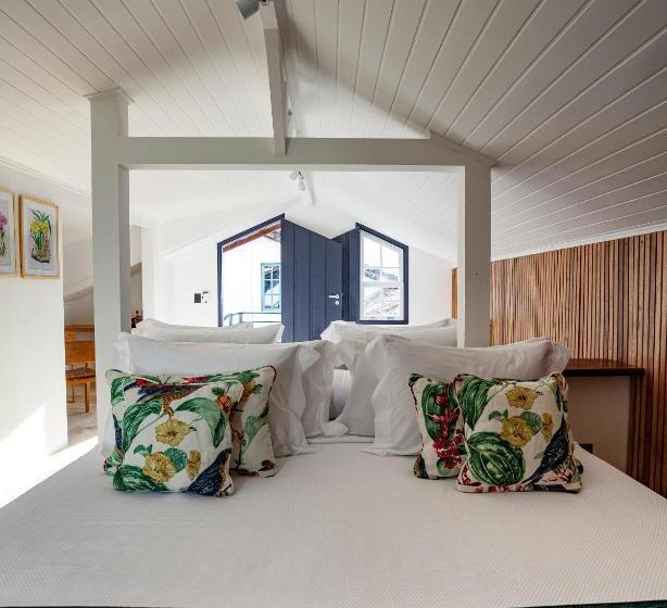 חדר משפחתי, Sandi