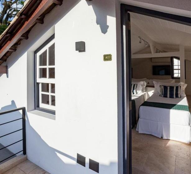 חדר משפחתי, Sandi