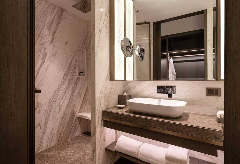 클럽 룸, The Residency Towers