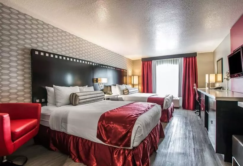 سوییت خانوادگی, Tilt Hotel Universal Hollywood, Ascend Hotel Collection