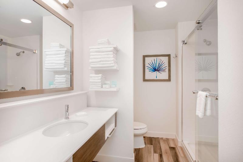 장애인을 위한 스탠다드 룸, Tilt Hotel Universal Hollywood, Ascend Hotel Collection