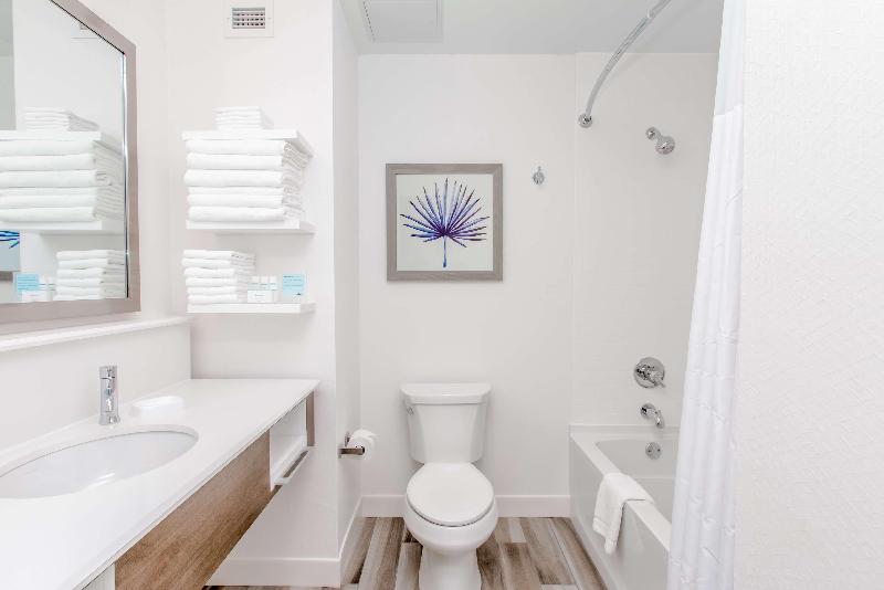 장애인을 위한 스탠다드 룸, Tilt Hotel Universal Hollywood, Ascend Hotel Collection