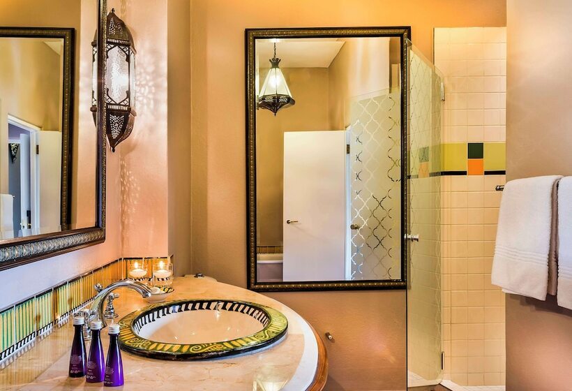 اتاق سوپریور, Avani Victoria Falls Resort