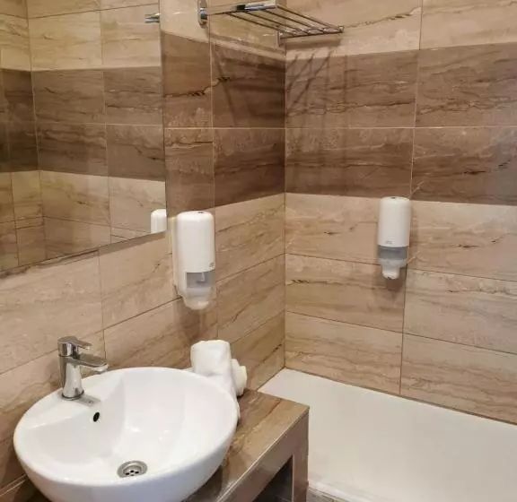 اتاق اکونومی, Cyprotel Faliraki
