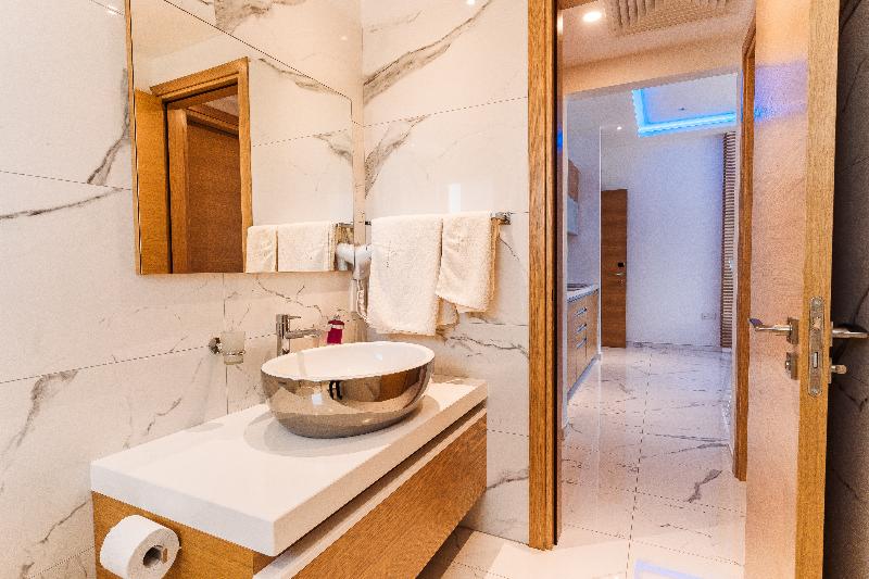 家庭间, Cyprotel Faliraki