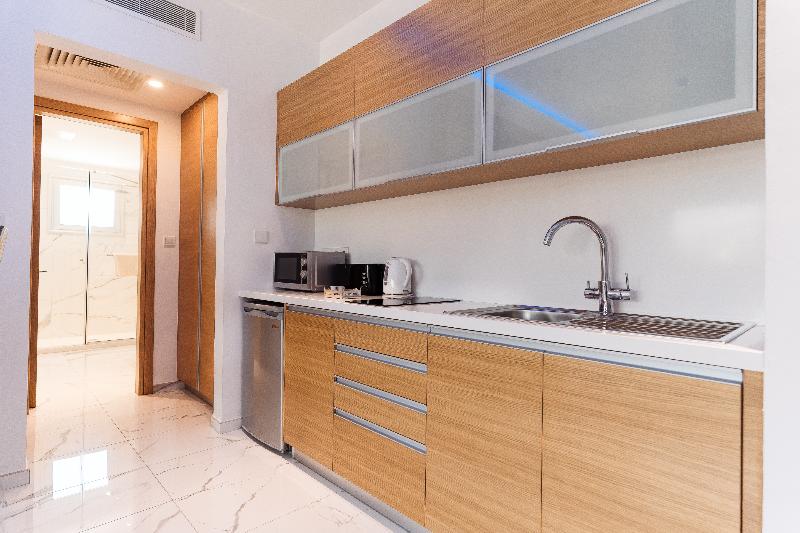 家庭间, Cyprotel Faliraki