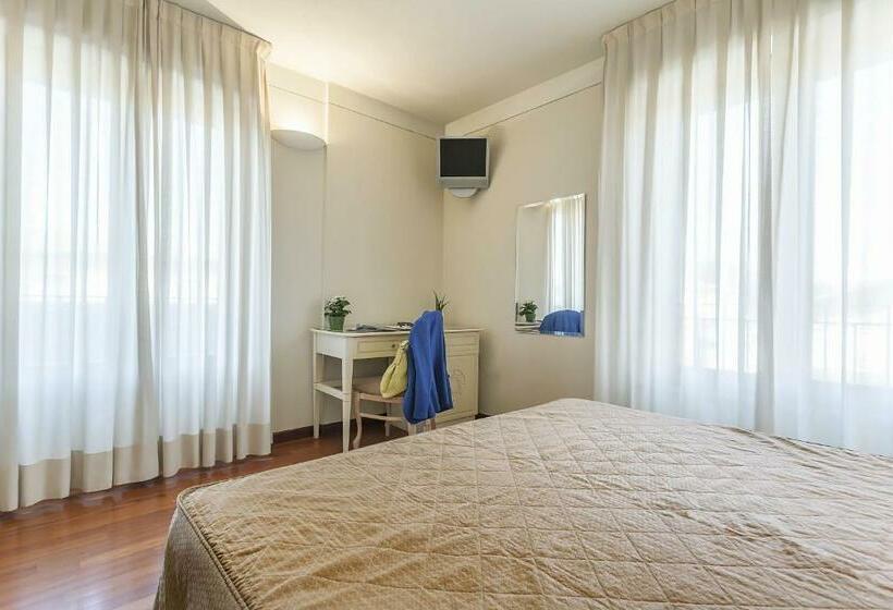 اتاق خانوادگی, Grand Hotel Bonanno