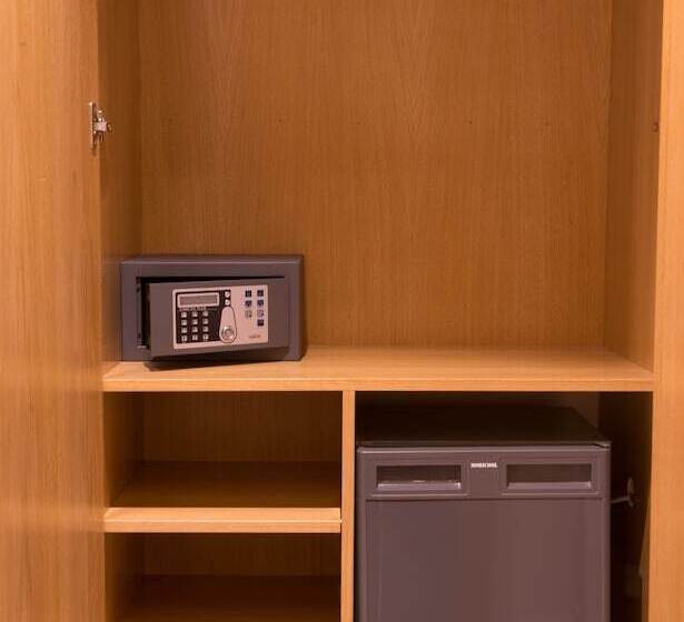 اتاق اکونومی, Airone